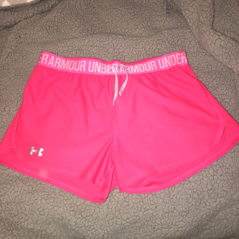Women’s size M under armor shorts